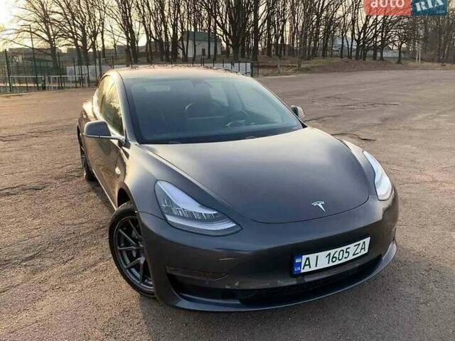 Серый Тесла Модель 3, объемом двигателя 0 л и пробегом 135 тыс. км за 18300 $, фото 1 на Automoto.ua
