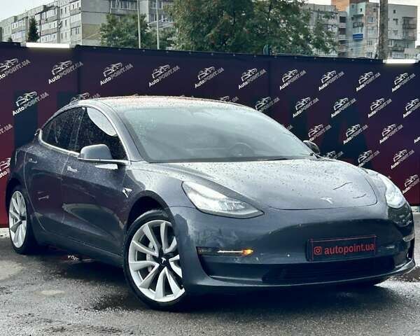 Сірий Тесла Модель 3, об'ємом двигуна 0 л та пробігом 114 тис. км за 19500 $, фото 1 на Automoto.ua