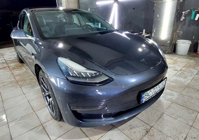 Серый Тесла Модель 3, объемом двигателя 0 л и пробегом 112 тыс. км за 19100 $, фото 1 на Automoto.ua