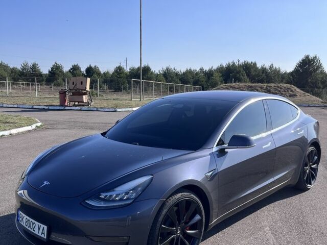 Серый Тесла Модель 3, объемом двигателя 0 л и пробегом 112 тыс. км за 15999 $, фото 1 на Automoto.ua