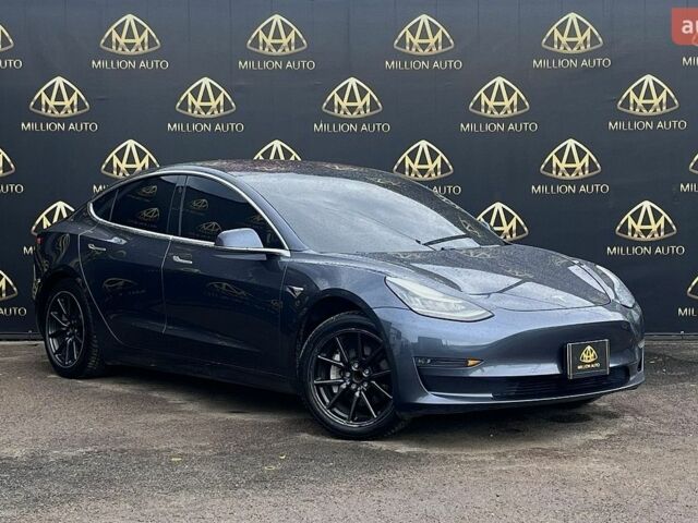 Сірий Тесла Модель 3, об'ємом двигуна 0 л та пробігом 219 тис. км за 18000 $, фото 1 на Automoto.ua