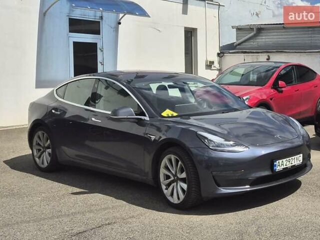 Серый Тесла Модель 3, объемом двигателя 0 л и пробегом 112 тыс. км за 19000 $, фото 1 на Automoto.ua