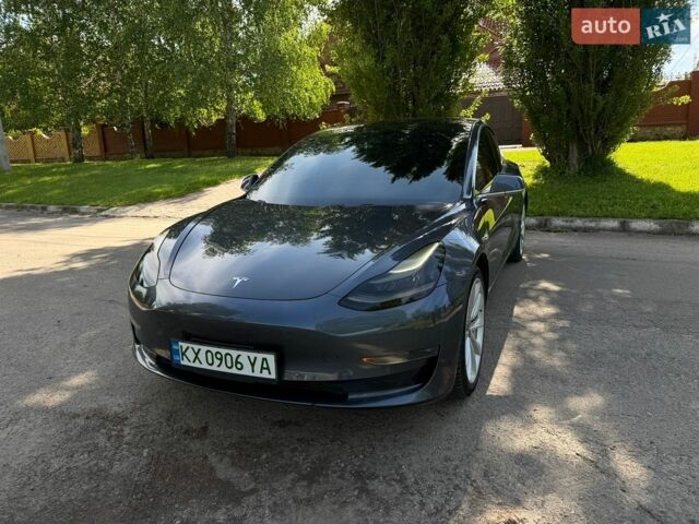 Серый Тесла Модель 3, объемом двигателя 0 л и пробегом 180 тыс. км за 16900 $, фото 1 на Automoto.ua