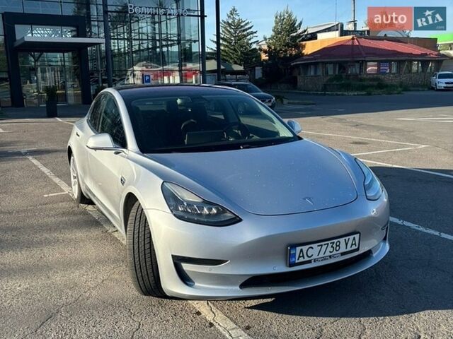 Серый Тесла Модель 3, объемом двигателя 0 л и пробегом 130 тыс. км за 16300 $, фото 1 на Automoto.ua