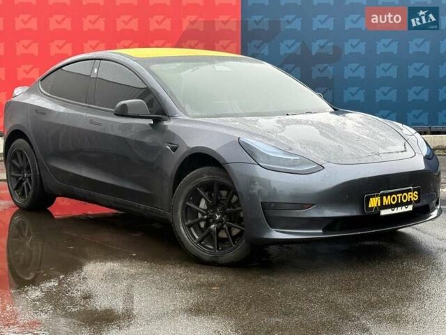 Серый Тесла Модель 3, объемом двигателя 0 л и пробегом 162 тыс. км за 13999 $, фото 1 на Automoto.ua