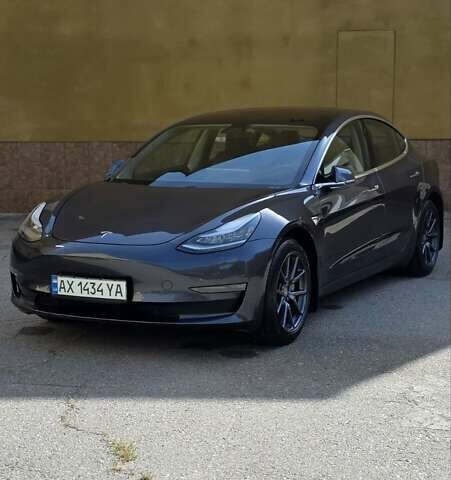 Сірий Тесла Модель 3, об'ємом двигуна 0 л та пробігом 84 тис. км за 17500 $, фото 1 на Automoto.ua