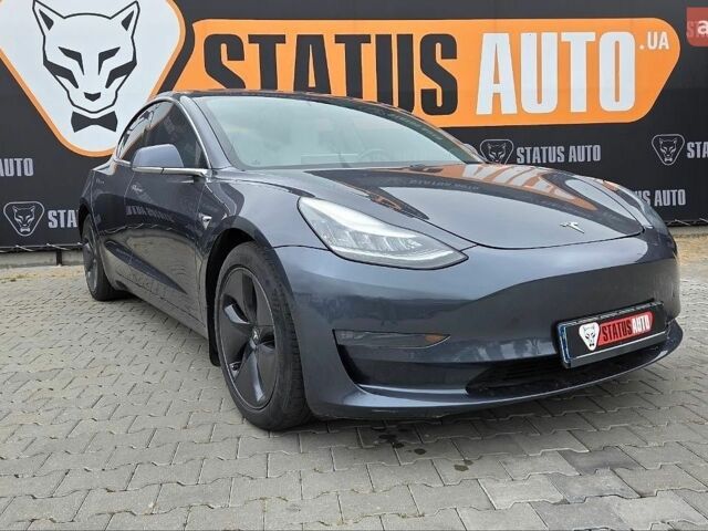 Серый Тесла Модель 3, объемом двигателя 0 л и пробегом 210 тыс. км за 15500 $, фото 1 на Automoto.ua