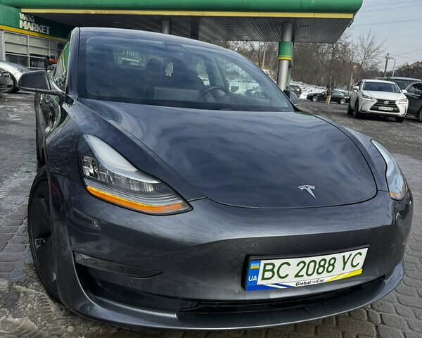 Серый Тесла Модель 3, объемом двигателя 0 л и пробегом 121 тыс. км за 16850 $, фото 1 на Automoto.ua