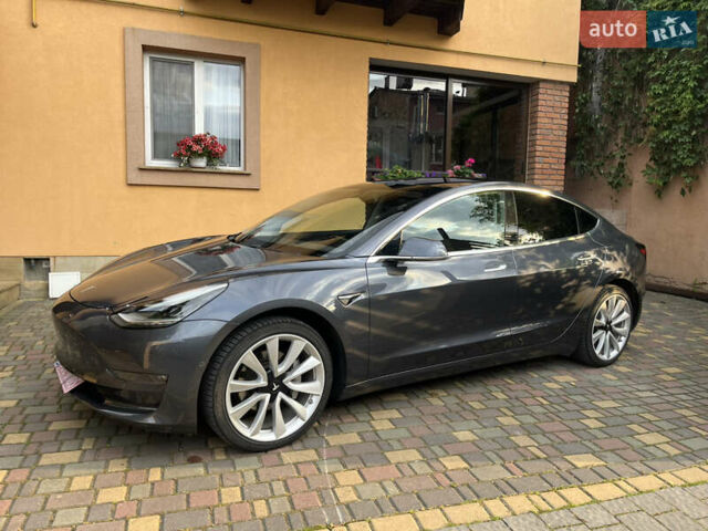 Сірий Тесла Модель 3, об'ємом двигуна 0 л та пробігом 95 тис. км за 16900 $, фото 1 на Automoto.ua