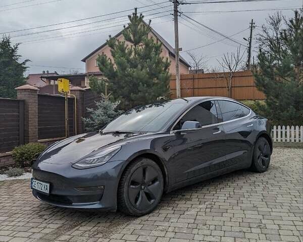 Серый Тесла Модель 3, объемом двигателя 0 л и пробегом 68 тыс. км за 23500 $, фото 1 на Automoto.ua