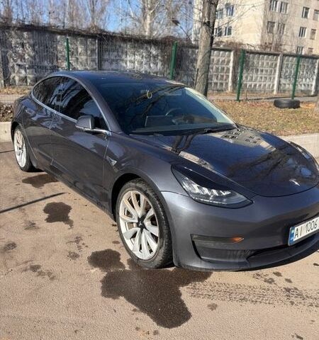 Серый Тесла Модель 3, объемом двигателя 0 л и пробегом 161 тыс. км за 17300 $, фото 1 на Automoto.ua