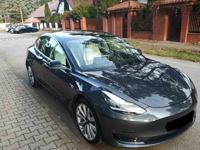 Тесла Модель 3 2019 у Києві на Automoto.ua Сірий Тесла Модель 3, об'ємом двигуна 0 л та пробігом 69 тис. км за 12850 $, фото 1 на Automoto.ua