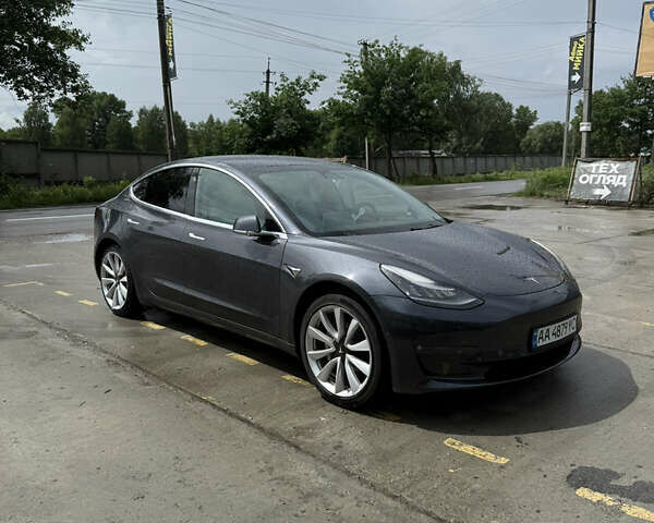 Тесла Модель 3 2019 у Києві на Automoto.ua Сірий Тесла Модель 3, об'ємом двигуна 0 л та пробігом 167 тис. км за 15500 $, фото 1 на Automoto.ua