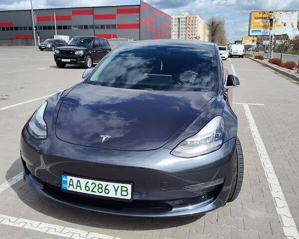 Серый Тесла Модель 3, объемом двигателя 0 л и пробегом 143 тыс. км за 26900 $, фото 1 на Automoto.ua
