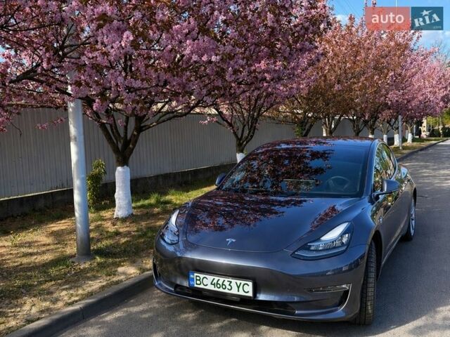 Серый Тесла Модель 3, объемом двигателя 0 л и пробегом 80 тыс. км за 16000 $, фото 1 на Automoto.ua