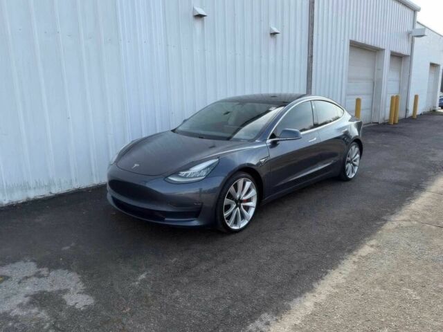 Сірий Тесла Модель 3, об'ємом двигуна 0 л та пробігом 47 тис. км за 7000 $, фото 1 на Automoto.ua