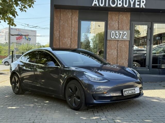 Серый Тесла Модель 3, объемом двигателя 0 л и пробегом 83 тыс. км за 19000 $, фото 1 на Automoto.ua