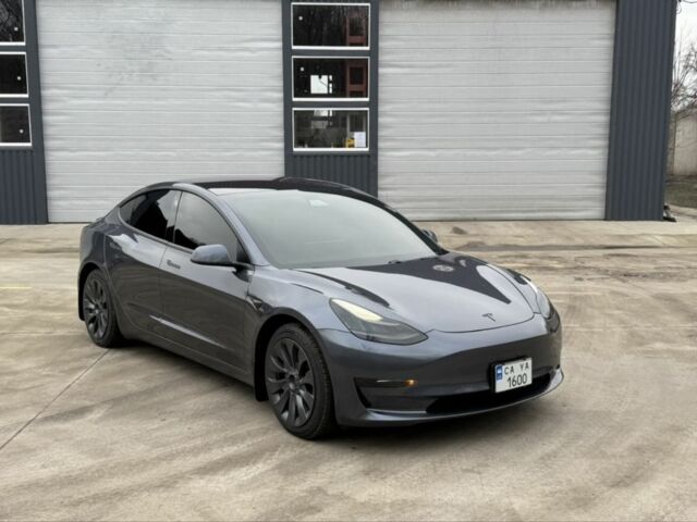 Серый Тесла Модель 3, объемом двигателя 0 л и пробегом 160 тыс. км за 16200 $, фото 1 на Automoto.ua