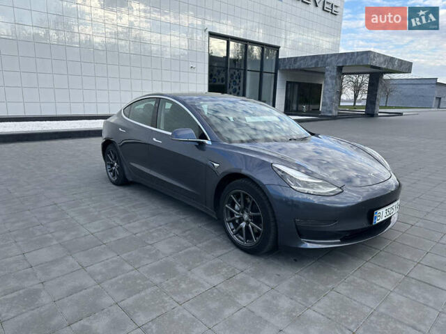 Сірий Тесла Модель 3, об'ємом двигуна 0 л та пробігом 135 тис. км за 18000 $, фото 1 на Automoto.ua