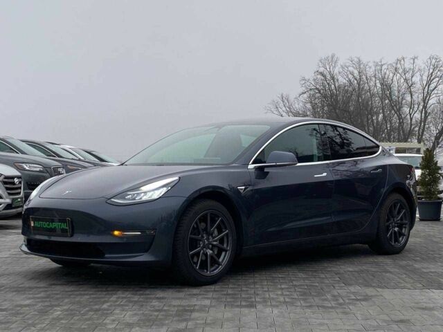 Серый Тесла Модель 3, объемом двигателя 0 л и пробегом 158 тыс. км за 20490 $, фото 1 на Automoto.ua