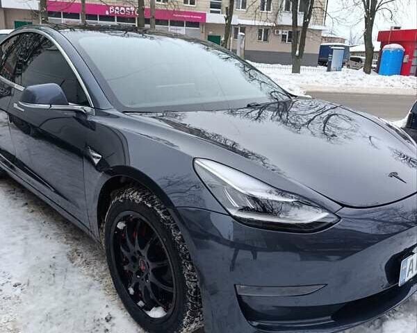 Серый Тесла Модель 3, объемом двигателя 0 л и пробегом 84 тыс. км за 18300 $, фото 1 на Automoto.ua