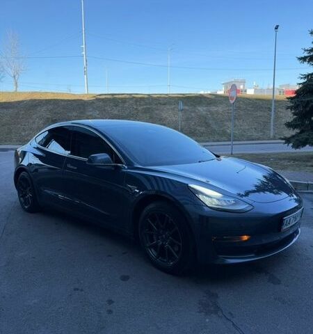 Серый Тесла Модель 3, объемом двигателя 0 л и пробегом 140 тыс. км за 16900 $, фото 1 на Automoto.ua