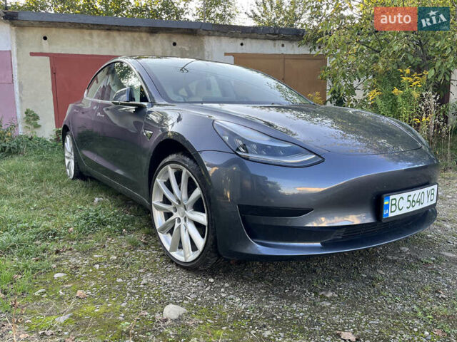 Серый Тесла Модель 3, объемом двигателя 0 л и пробегом 160 тыс. км за 12300 $, фото 1 на Automoto.ua