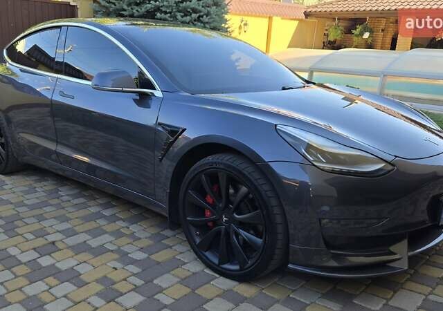 Сірий Тесла Модель 3, об'ємом двигуна 0 л та пробігом 96 тис. км за 29900 $, фото 1 на Automoto.ua