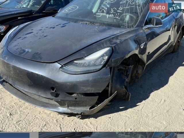 Сірий Тесла Модель 3, об'ємом двигуна 0 л та пробігом 132 тис. км за 8100 $, фото 1 на Automoto.ua