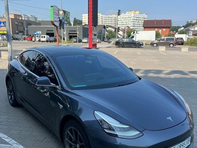 Сірий Тесла Модель 3, об'ємом двигуна 0 л та пробігом 142 тис. км за 18500 $, фото 1 на Automoto.ua