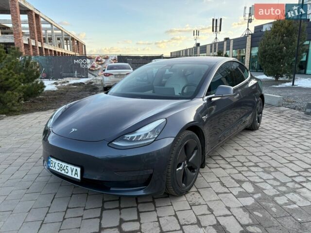 Серый Тесла Модель 3, объемом двигателя 0 л и пробегом 207 тыс. км за 16300 $, фото 1 на Automoto.ua