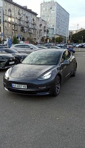 Серый Тесла Модель 3, объемом двигателя 0 л и пробегом 155 тыс. км за 18900 $, фото 1 на Automoto.ua