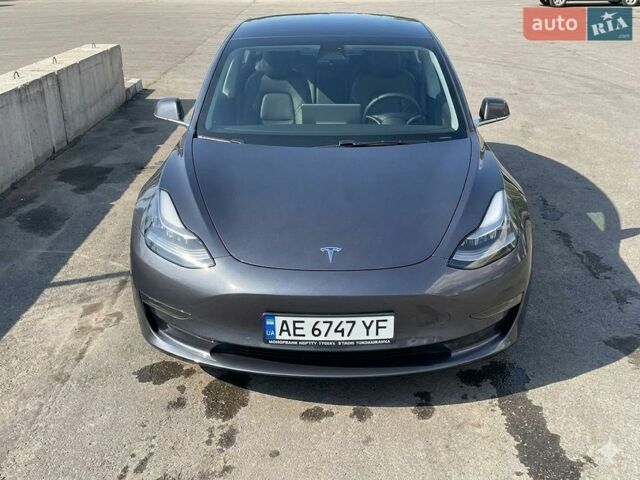 Серый Тесла Модель 3, объемом двигателя 0 л и пробегом 127 тыс. км за 15000 $, фото 1 на Automoto.ua