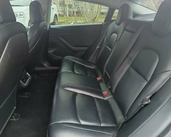 Серый Тесла Модель 3, объемом двигателя 0 л и пробегом 199 тыс. км за 16999 $, фото 1 на Automoto.ua