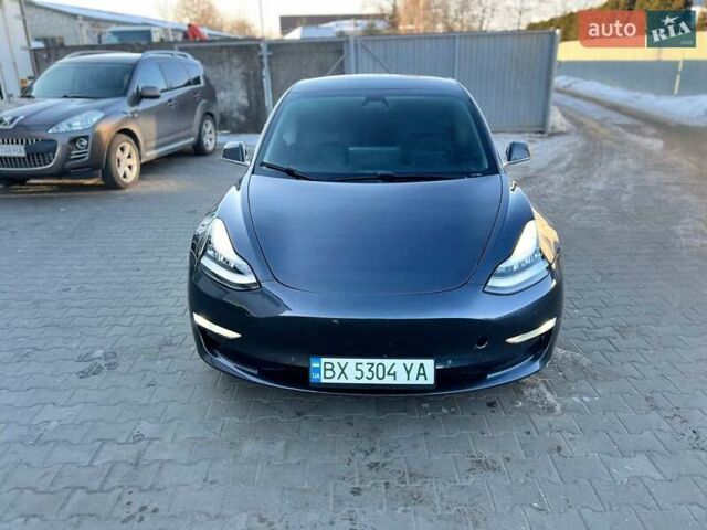 Серый Тесла Модель 3, объемом двигателя 0 л и пробегом 138 тыс. км за 14800 $, фото 1 на Automoto.ua