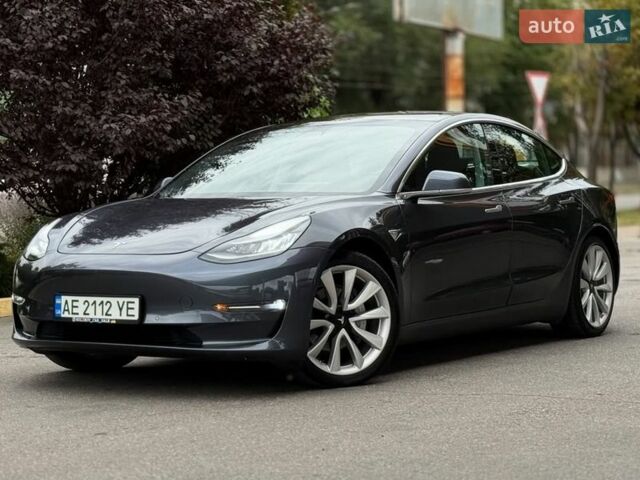 Сірий Тесла Модель 3, об'ємом двигуна 0 л та пробігом 123 тис. км за 16999 $, фото 1 на Automoto.ua