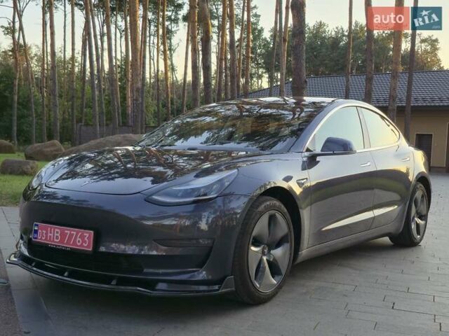 Тесла Модель 3 2019 у Житомирі на Automoto.ua Сірий Тесла Модель 3, об'ємом двигуна 0 л та пробігом 169 тис. км за 17900 $, фото 1 на Automoto.ua