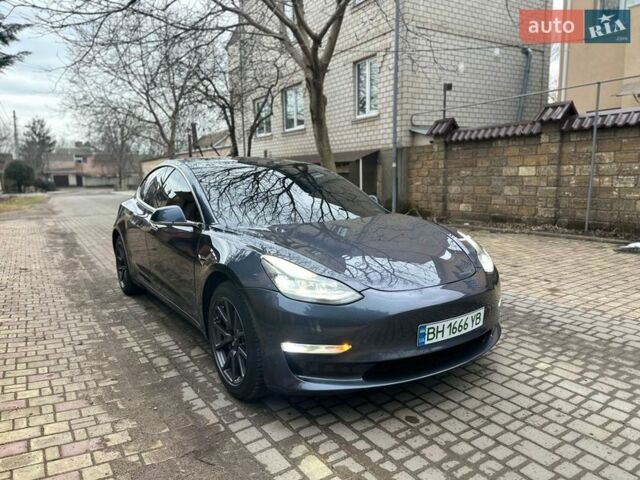 Серый Тесла Модель 3, объемом двигателя 0 л и пробегом 129 тыс. км за 16200 $, фото 1 на Automoto.ua