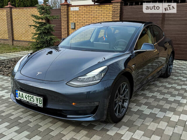 Серый Тесла Модель 3, объемом двигателя 0 л и пробегом 75 тыс. км за 22500 $, фото 1 на Automoto.ua