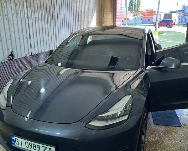 Серый Тесла Модель 3, объемом двигателя 0 л и пробегом 85 тыс. км за 20000 $, фото 1 на Automoto.ua