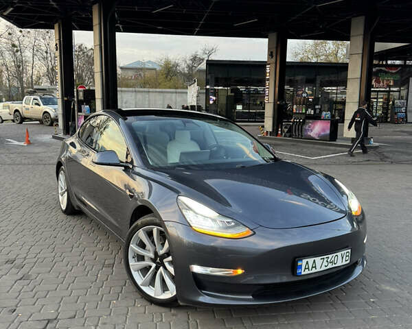 Сірий Тесла Модель 3, об'ємом двигуна 0 л та пробігом 111 тис. км за 16850 $, фото 1 на Automoto.ua