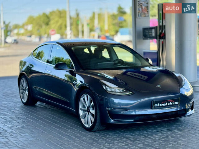 Сірий Тесла Модель 3, об'ємом двигуна 0 л та пробігом 92 тис. км за 18499 $, фото 1 на Automoto.ua