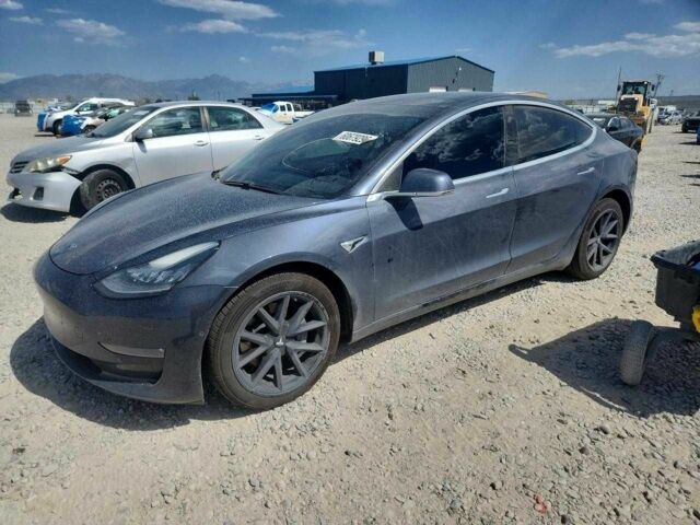 Сірий Тесла Модель 3, об'ємом двигуна 0 л та пробігом 106 тис. км за 4700 $, фото 1 на Automoto.ua