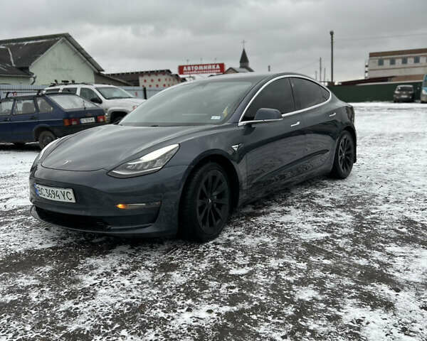 Серый Тесла Модель 3, объемом двигателя 0 л и пробегом 183 тыс. км за 16900 $, фото 1 на Automoto.ua