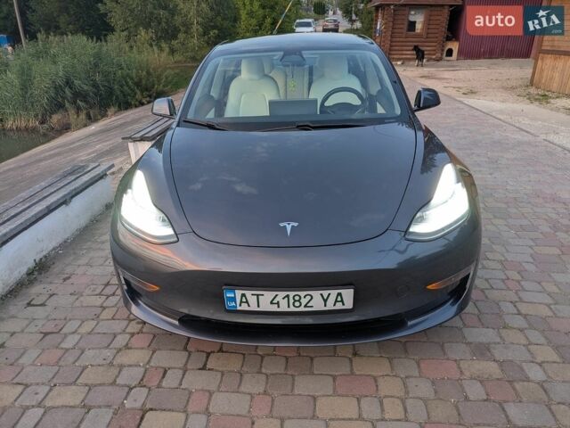 Сірий Тесла Модель 3, об'ємом двигуна 0 л та пробігом 71 тис. км за 17500 $, фото 1 на Automoto.ua