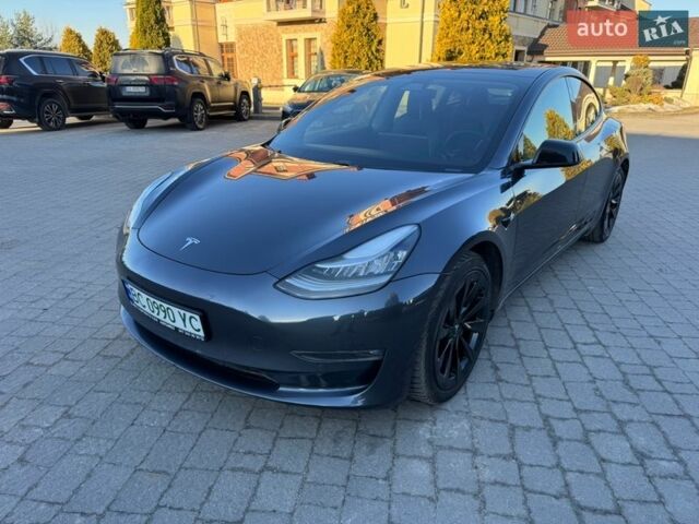 Серый Тесла Модель 3, объемом двигателя 0 л и пробегом 116 тыс. км за 18300 $, фото 1 на Automoto.ua