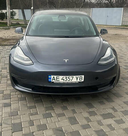 Серый Тесла Модель 3, объемом двигателя 0 л и пробегом 125 тыс. км за 18000 $, фото 1 на Automoto.ua
