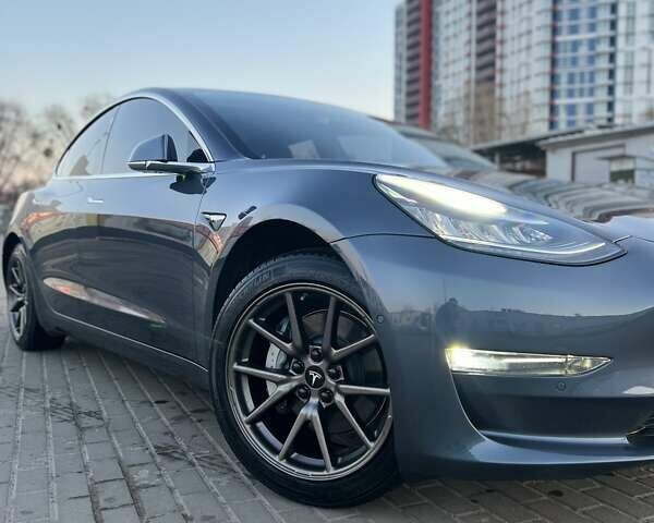 Сірий Тесла Модель 3, об'ємом двигуна 0 л та пробігом 41 тис. км за 21000 $, фото 1 на Automoto.ua