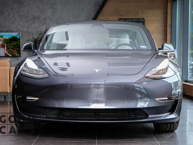 Сірий Тесла Модель 3, об'ємом двигуна 0 л та пробігом 8 тис. км за 43999 $, фото 1 на Automoto.ua
