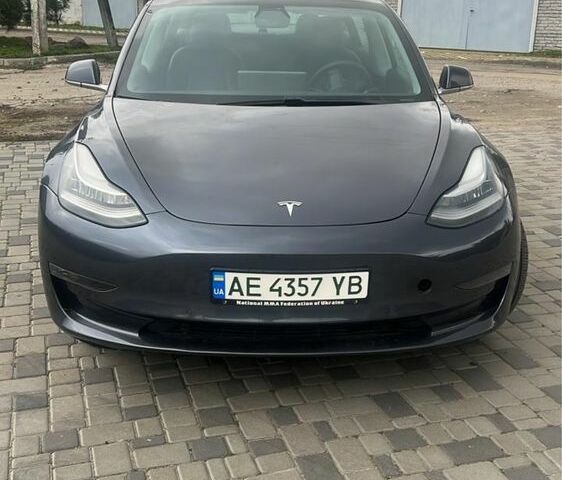 Сірий Тесла Модель 3, об'ємом двигуна 0 л та пробігом 125 тис. км за 18000 $, фото 1 на Automoto.ua